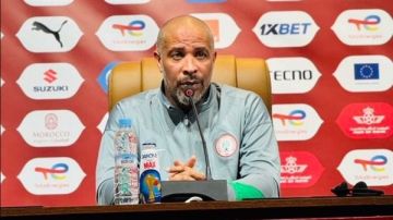 مدرب نيجيريا: منتخبا الجزائر والمغرب مدرستان مختلفتان .. ونعمل على الفوز