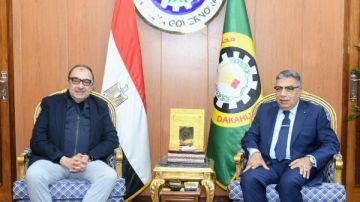 وزير قطاع الأعمال ومحافظ الدقهلية يتفقدان شركة الدلتا للأسمدة ويبحثان تعزيز التعاون التنموي
