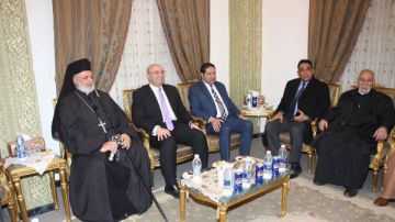 الأنبا توماس يستقبل محافظ بني سويف للتهنئة بعيد الميلاد المجيد