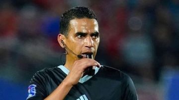 المغربي جلال جيد حكما لمباراة مصر ونيجيريا