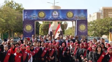 رئيس جامعة المنيا يشارك أسرة طلاب من أجل مصر احتفالهم ببدء فعاليات اليوبيل الذهبي