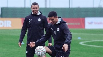 كواليس جلسة حسام حسن مع شحاتة قبل مباراة كوت ديفوار في أمم أفريقيا