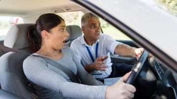 لو انت منهم.. إرشادات هامة للمبتدئين في قيادة السيارات تعرف عليها