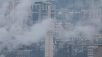 هجوم روسي بمسيرات يشعل حريقا في مبنى سكني من 16 طابقا بكييف هجوم روسي بمسيرات يشعل حريقا في مبنى سكني من 16 طابقا بكييف