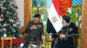 وزير الدفاع للبابا تواضروس: وحدة النسيج الوطني الركيزة الأساسية لبناء الدولة المصرية وزير الدفاع للبابا تواضروس: وحدة النسيج الوطني الركيزة الأساسية لبناء الدولة المصرية