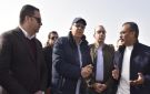 وزير الموارد المائية و الري ونائب محافظ بورسعيد يتفقدان أعمال التطهير وتطوير محطة رفع القنطرة غرب - eg