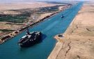 عودة تدريجية لحركة الملاحة بقناة السويس بعد التوترات الأمنية الأخيرة - eg