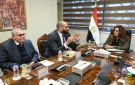  التنمية المحلية المصرية تبحث إجراءات تراخيص المحال العامة