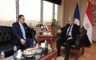 وزير السياحة والآثار يبحث مع رئيس الجهاز المركزي للتنظيم والإدارة تطوير لوائح الموارد البشرية