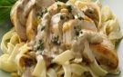 طريقة عمل مكرونة كريمي بالدجاج والمشروم في طاسة واحدة