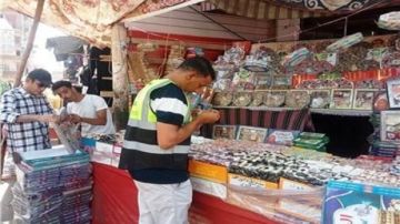 18 محضرا وإنذارا وغلق 3 منشآت.. حملات مكبرة للتفتيش على المنشآت الغذائية شرق الإسكندرية
