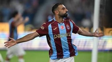 شخص يفرض حضوره.. الصحافة التركية تحتفي بحمد صلاح بعد تألقه الأوروبي