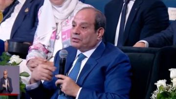 الرئيس السيسي: مستعد لطرح الأراضي المستصلحة للقطاع الخاص.. لكن مش هسمح بتفتيتها الرئيس السيسي: مستعد لطرح الأراضي المستصلحة للقطاع الخاص.. لكن مش هسمح بتفتيتها