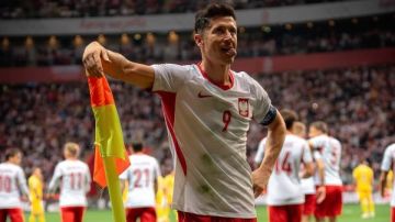 بولندا تكتسح رومانيا بسداسية نظيفة في دوري الأمم الأوروبية بولندا تكتسح رومانيا بسداسية نظيفة في دوري الأمم الأوروبية