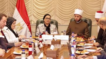 رئيسة قومي المرأة ووزير الأوقاف يبحثان تفعيل بروتوكول التعاون ودعم قضايا الأسرة رئيسة قومي المرأة ووزير الأوقاف يبحثان تفعيل بروتوكول التعاون ودعم قضايا الأسرة