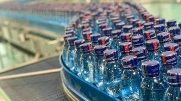 الصين تراهن على المياه المصنعة وتسعى لبيعها للعالم الصين تراهن على المياه المصنعة وتسعى لبيعها للعالم