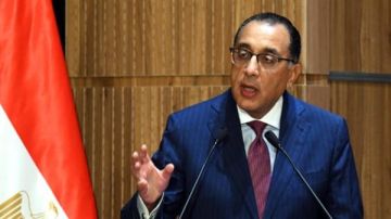 مدبولي يهنئ الرئيس السيسي بالذكرى الـ53 لنصر أكتوبر: نستلهم روح العزيمة لمواصلة البناء والتنمية مدبولي يهنئ الرئيس السيسي بالذكرى الـ53 لنصر أكتوبر: نستلهم روح العزيمة لمواصلة البناء والتنمية