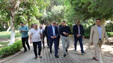 محافظ الجيزة يتفقد حديقة المبدعين بالعجوزة ويوجه برفع كفاءتها والحفاظ على الأشجار والمسطحات الخضراء محافظ الجيزة يتفقد حديقة المبدعين بالعجوزة ويوجه برفع كفاءتها والحفاظ على الأشجار والمسطحات الخضراء
