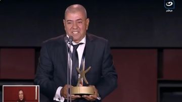 تكريم حسن السيد الموهبة الاستثنائية في عالم الإضاءة بحفل افتتاح مهرجان الجونة السينمائي تكريم حسن السيد الموهبة الاستثنائية في عالم الإضاءة بحفل افتتاح مهرجان الجونة السينمائي