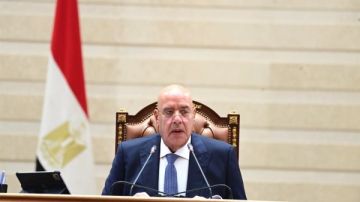 رئيس مجلس النواب: أمن السعودية جزء أصيل من أمننا القومي.. ومصر تتمسك بالسلام ولا تسعى للحرب رئيس مجلس النواب: أمن السعودية جزء أصيل من أمننا القومي.. ومصر تتمسك بالسلام ولا تسعى للحرب