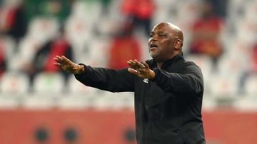 ضربة موجعة لـ موسيماني قبل مواجهة منتخب مصر في القاهرة.. ماذا حدث؟ ضربة موجعة لـ موسيماني قبل مواجهة منتخب مصر في القاهرة.. ماذا حدث؟