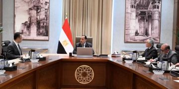 رئيس الوزراء يستعرض محاور جلسة مصر الرقمية رئيس الوزراء يستعرض محاور جلسة مصر الرقمية