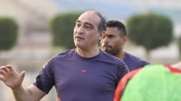 إعلامي يكشف عن مدرب مصري مرشح لخلافة عموتة في الأهلي.. ما السبب؟ إعلامي يكشف عن مدرب مصري مرشح لخلافة عموتة في الأهلي.. ما السبب؟