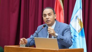 رئيس الرقابة المالية يحاضر أعضاء هيئة التدريس والطلاب بجامعة الإسكندرية رئيس الرقابة المالية يحاضر أعضاء هيئة التدريس والطلاب بجامعة الإسكندرية