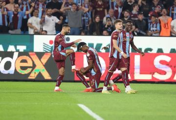 أردا توران يرفض شيكا مفتوحا من رئيس طرابزون سبور أردا توران يرفض شيكا مفتوحا من رئيس طرابزون سبور