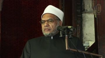 خطيب الجامع الأزهر: التمسك بالحق والاحتكام إلى هدي الله يمثلان صيانة الأمة من التفرق خطيب الجامع الأزهر: التمسك بالحق والاحتكام إلى هدي الله يمثلان صيانة الأمة من التفرق
