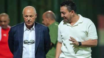 أبو زهرة : لن نسمح بزعزعة استقرار منتخب مصر.. وصلاح وحسام حسن ركيزتان أساسيتان أبو زهرة : لن نسمح بزعزعة استقرار منتخب مصر.. وصلاح وحسام حسن ركيزتان أساسيتان