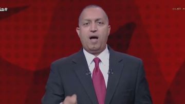 إيهاب الخطيب: تيشيرت الأهلي غالي.. واللي مش عاجبه مع السلامة