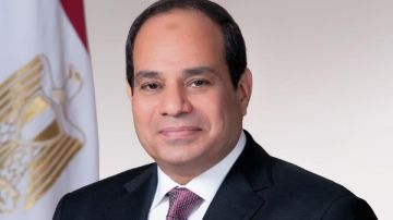 الرئيس: الاستقرار تحقق بتضحيات كبيرة من أبناء مصر الرئيس: الاستقرار تحقق بتضحيات كبيرة من أبناء مصر