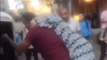 مكنش قصدي.. سيدة تعض أذن محامي بالمنوفية وتعلق على الواقعة مكنش قصدي.. سيدة تعض أذن محامي بالمنوفية وتعلق على الواقعة