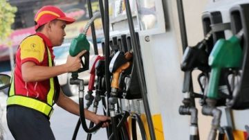 لتر 92 بكام؟.. أسعار البنزين اليوم السبت 3 أكتوبر في محطات الوقود لتر 92 بكام؟.. أسعار البنزين اليوم السبت 3 أكتوبر في محطات الوقود