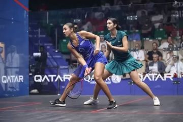 أمينة عرفي تتوج بلقب بطولة CIB مصر المفتوحة للإسكواش على حساب هانيا الحمامي أمينة عرفي تتوج بلقب بطولة CIB مصر المفتوحة للإسكواش على حساب هانيا الحمامي