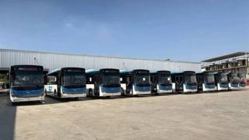 تسليم 20 أتوبيسا كهربائيا لدعم منظومة BRT على الطريق الدائري تسليم 20 أتوبيسا كهربائيا لدعم منظومة BRT على الطريق الدائري