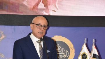 محافظ الأقصر: استضافة قمة الاستثمار العربي الأفريقي تفتح آفاقا جديدة للشراكات الاقتصادية محافظ الأقصر: استضافة قمة الاستثمار العربي الأفريقي تفتح آفاقا جديدة للشراكات الاقتصادية
