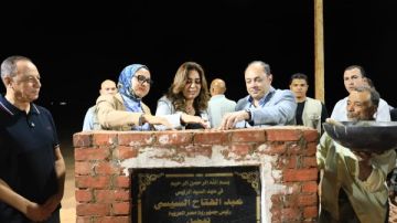وزيرة التنمية المحلية ومحافظ الوادي الجديد يضعان حجر الأساس لمجمع التمور بالداخلة وزيرة التنمية المحلية ومحافظ الوادي الجديد يضعان حجر الأساس لمجمع التمور بالداخلة
