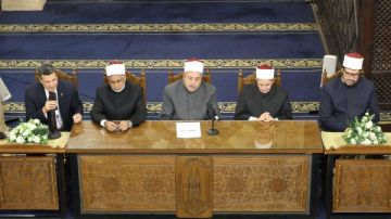 مدير مركز الأزهر العالمي للفتوى الإلكترونية: نرسخ ثقافة الجمع بين حفظ القرآن والتفقه في الدين مدير مركز الأزهر العالمي للفتوى الإلكترونية: نرسخ ثقافة الجمع بين حفظ القرآن والتفقه في الدين