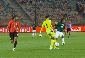 بهفوة شوبير.. منتخب مصر يسقط على أرضه أمام جنوب إفريقيا