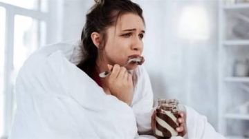 قبل ما تاكلي الحلويات مع المضاد الحيوي.. دراسة تحذر قبل ما تاكلي الحلويات مع المضاد الحيوي.. دراسة تحذر