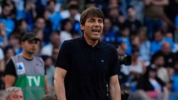 كونتي يوضح موقفه من تدريب مانشستر يونايتد