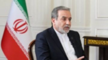 وزير خارجية إيران : سنوجه ضربة مدمرة لمن يجرؤ على مهاجمة بلادنا وزير خارجية إيران : سنوجه ضربة مدمرة لمن يجرؤ على مهاجمة بلادنا