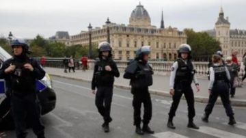 إطلاق نار في باريس.. مقـ.تل شخص وإصابة أربعة إطلاق نار في باريس.. مقـ.تل شخص وإصابة أربعة