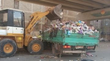 حملات مكثفة لرفع كفاءة النظافة وتجريد الشوارع بالهرم حملات مكثفة لرفع كفاءة النظافة وتجريد الشوارع بالهرم