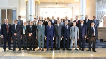 محافظ المنيا يبحث تعزيز التعاون مع النيابة الإدارية لترسيخ الانضباط الإدارى محافظ المنيا يبحث تعزيز التعاون مع النيابة الإدارية لترسيخ الانضباط الإدارى