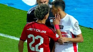 سامي هلهل يفجر مفاجأة بشأن ركلتي جزاء الزمالك ويكشف اختلاف معايير التحكيم سامي هلهل يفجر مفاجأة بشأن ركلتي جزاء الزمالك ويكشف اختلاف معايير التحكيم