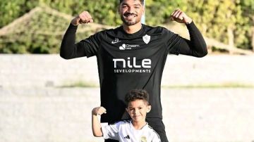 على طريقة الأبطال .. محمد صبحي يخطط لصناعة حارس جديد برفقة ابنه في تدريبات الزمالك على طريقة الأبطال .. محمد صبحي يخطط لصناعة حارس جديد برفقة ابنه في تدريبات الزمالك