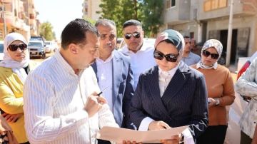 محافظ الوادي الجديد تتابع بدء أعمال رصف طريق أرض النور
